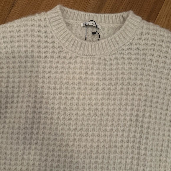 Zara Textured Sweater - Picture 3 of 4